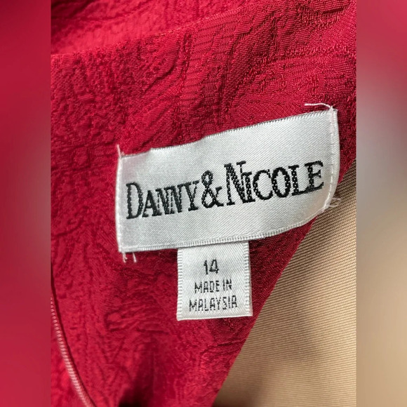 Danny & Nicole women's red 2pc dress buttonup jacket & skirt suit size 14 - Picture 7 of 14